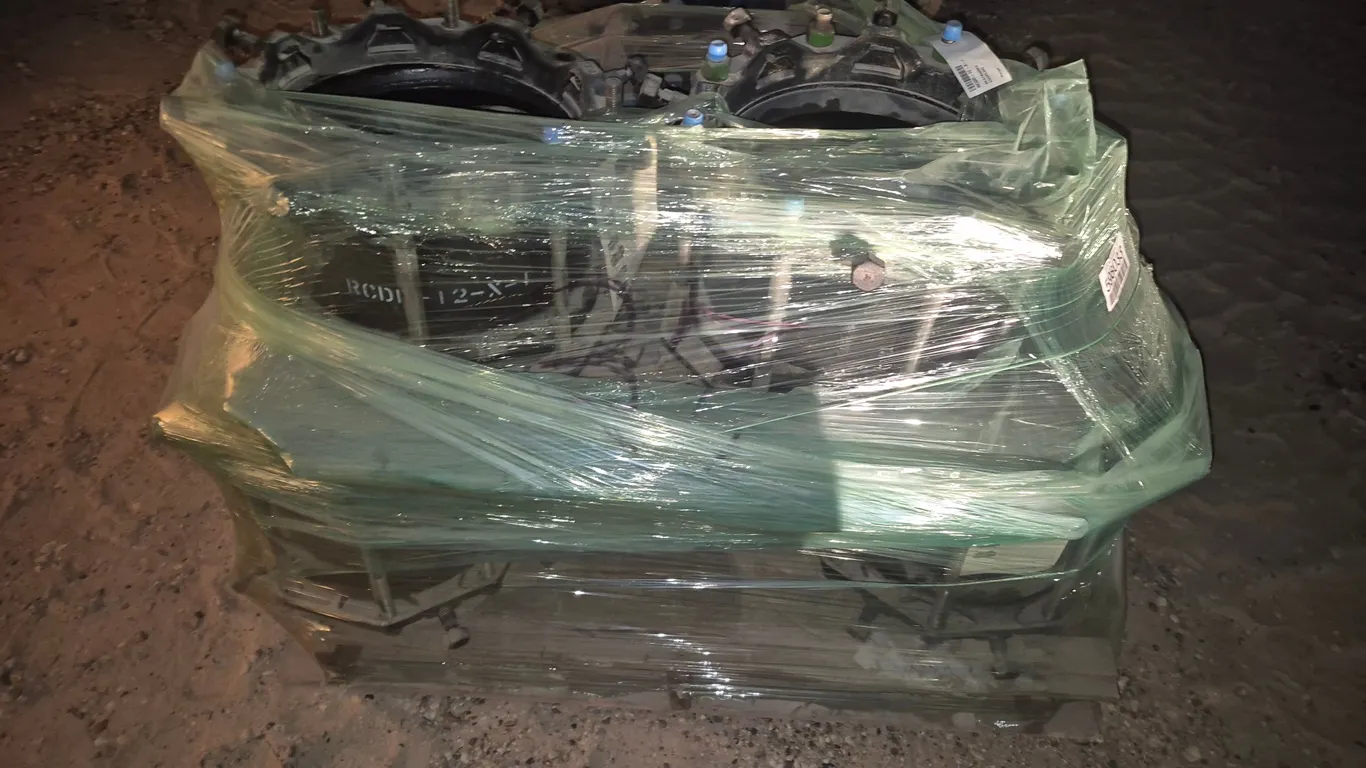 PALLET OF RESTRAINED COUPLINGS