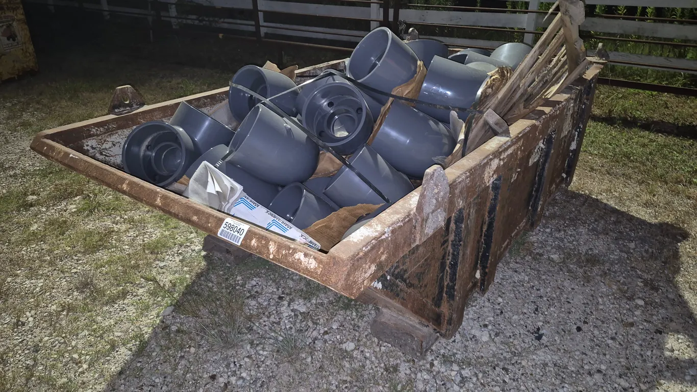 SKID BOX W/ FORK POCKETS