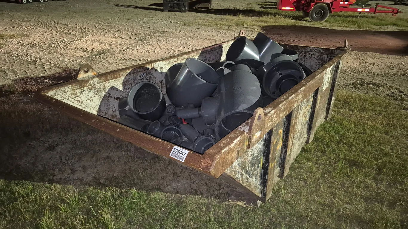 SKID BOX W/ FORK POCKETS