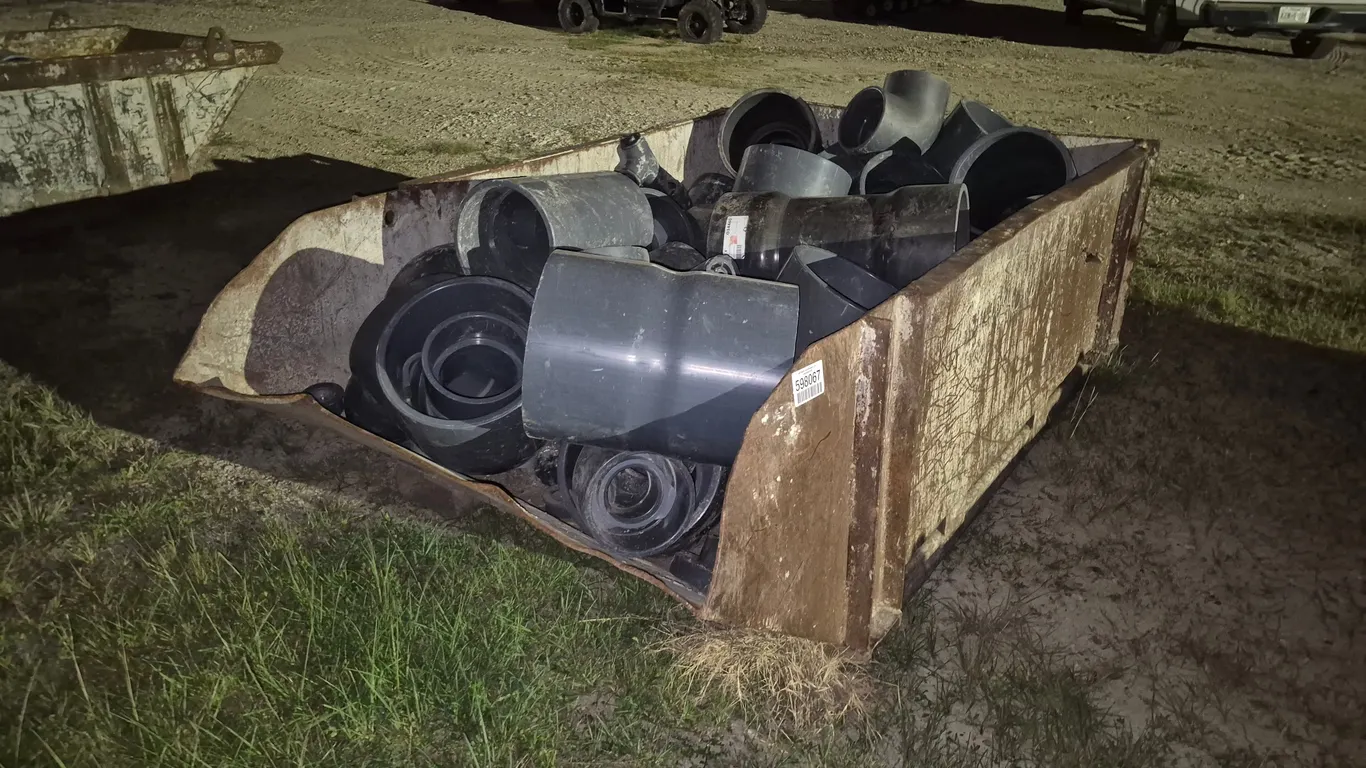 SKID BOX W/ FORK POCKETS