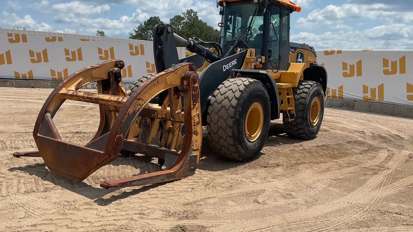 DEERE 644L WHEEL LOADER SN: 1DW644L2CLL708416