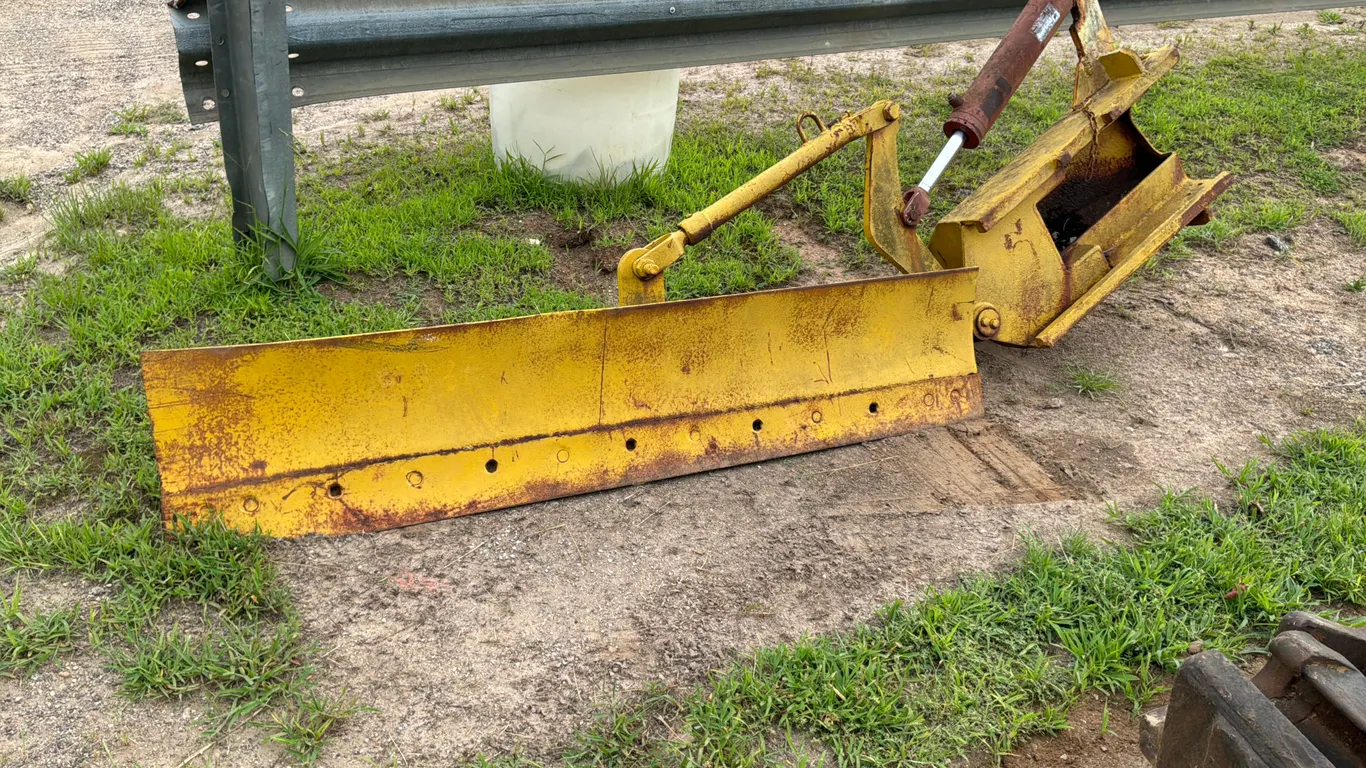 BEE LINE BL631 SN: 3062H HYDRAULIC 6 WAY ANGLE BLADE