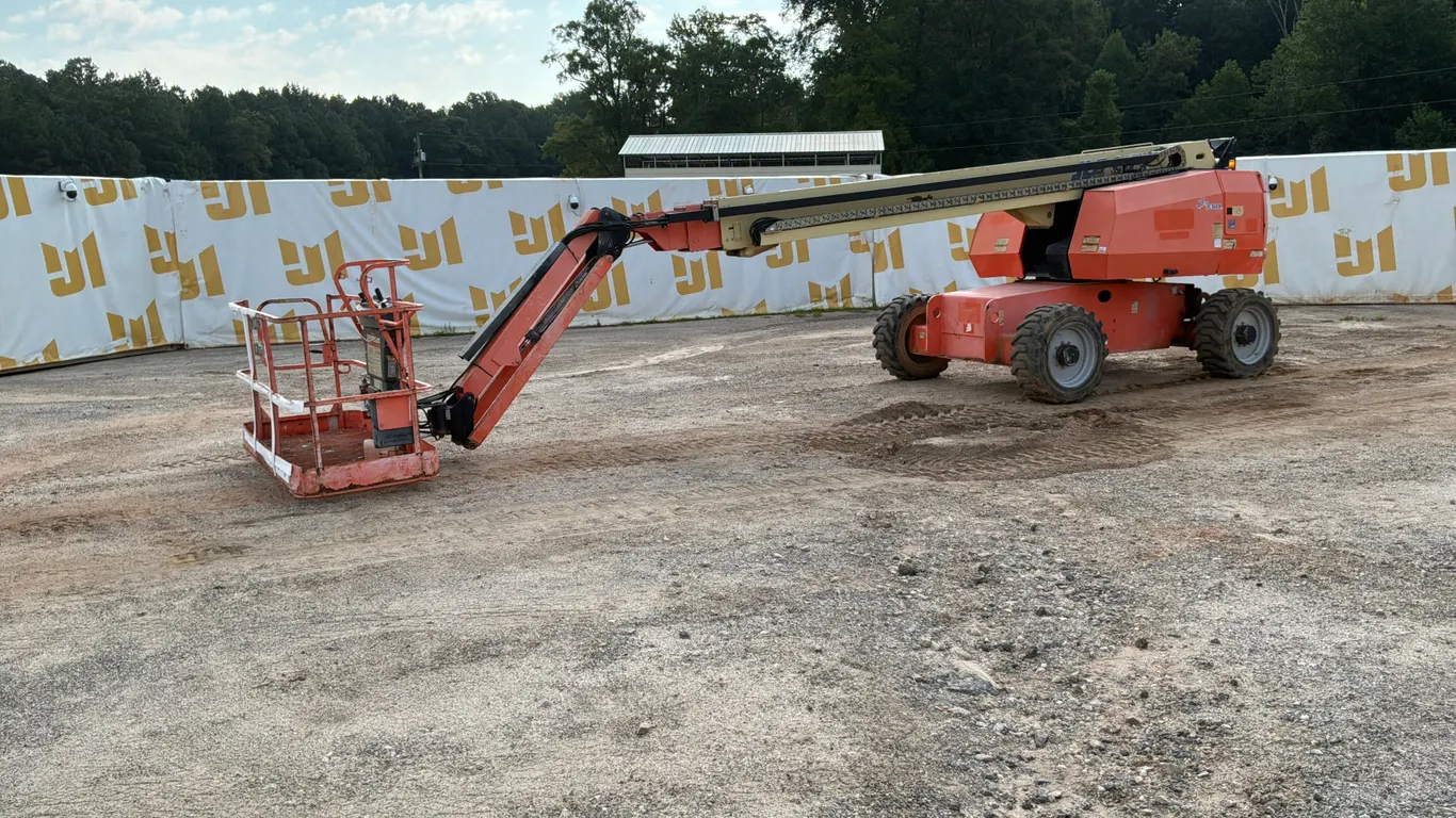 2014 JLG 680SJ 4X4 TELESCOPIC BOOM LIFT SN: 0300189896