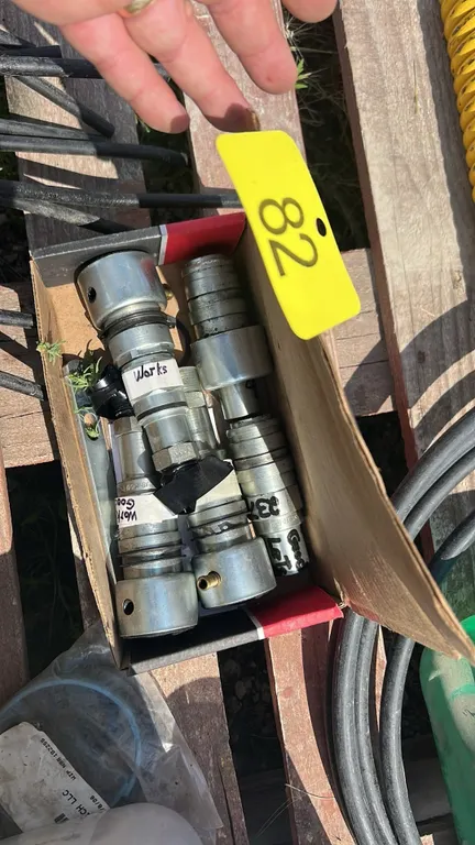 Pioneer hydraulic couplers from 2375 versatile tractor with 9500 series lever coupler kit
