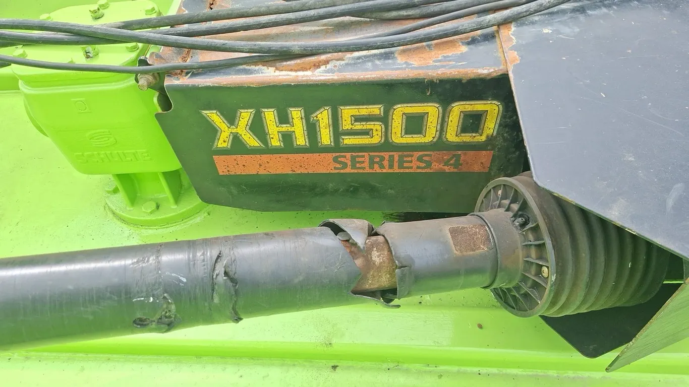 XH1500 Series 4 schulte Brushmower, has swing arms.