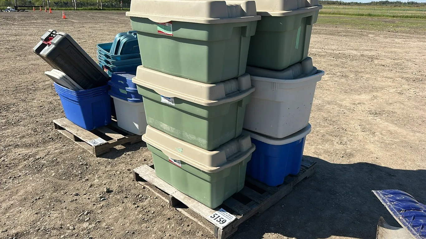 6 - ASST STORAGE CONTAINERS W/ LIDS