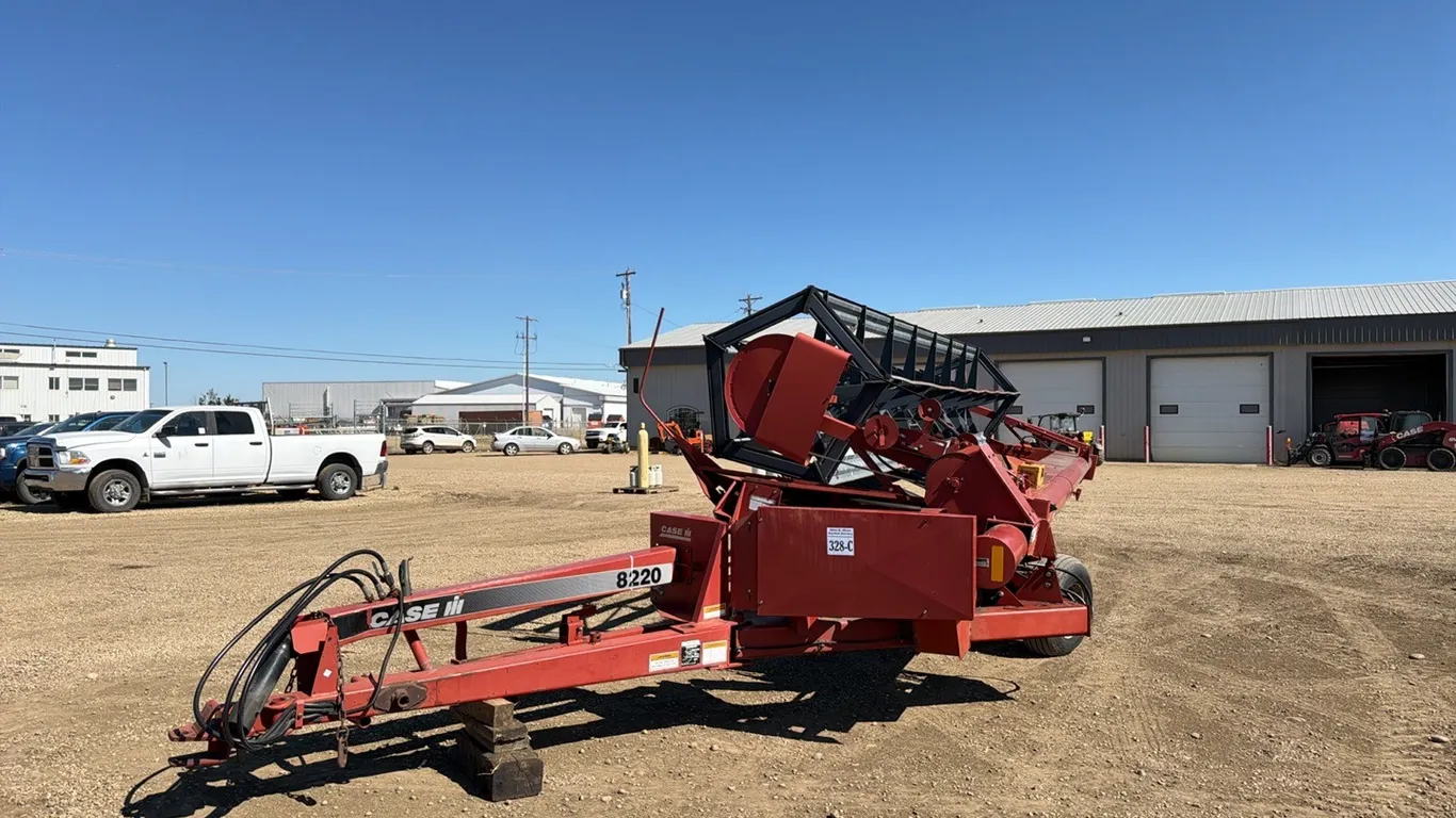 CASE 8220 25' PT SWATHER - s/n CFH0065897