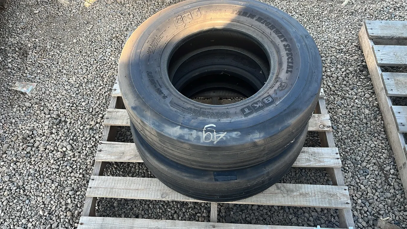 2 - NEW/UNUSED BKT 9.5L - 15 FI IMPLEMENT TIRES - SOLD PER TIRE