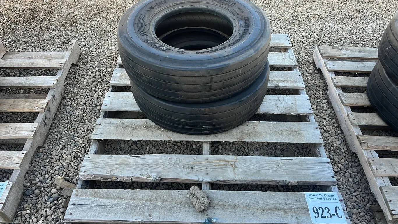 2 - NEW/UNUSED BKT 9.5L - 15 FI IMPLEMENT TIRES - SOLD PER TIRE