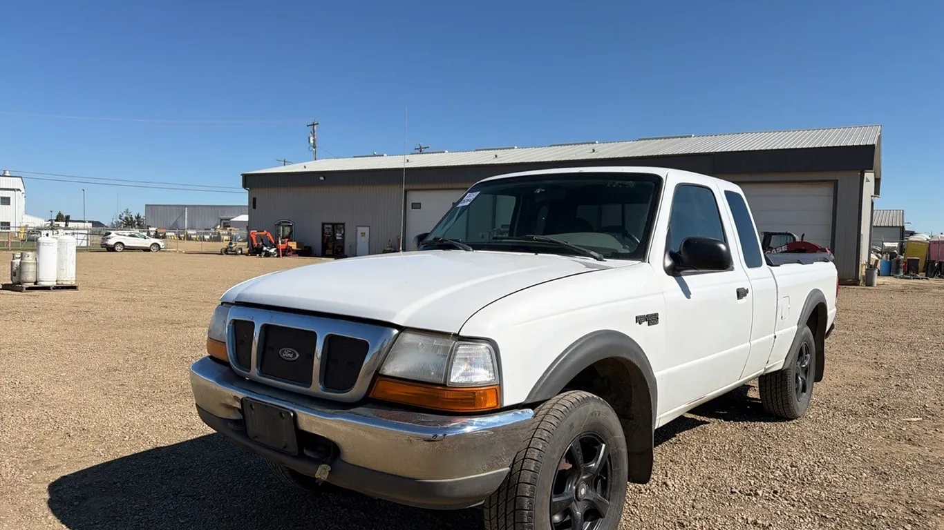 1999 FORD XLT RANGER 4X4 TRUCK - VIN: 1FTZR15X0XPA79745