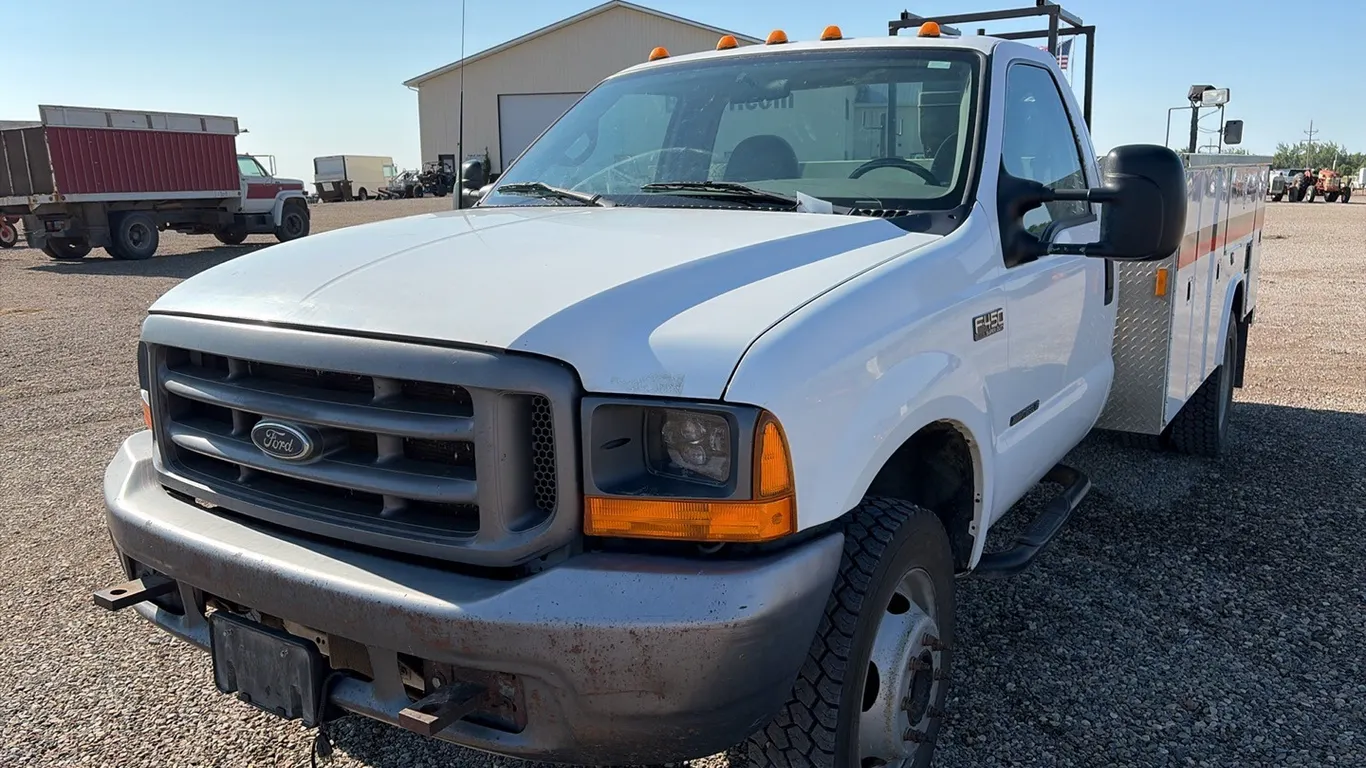 ID 0835 1999 Ford F450 Dually w/Service Body