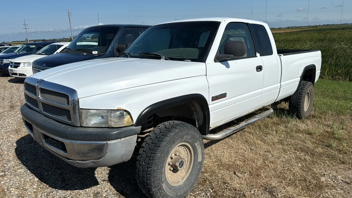 ID 0790 2001 Dodge Diesel Ram 2500 Pickup