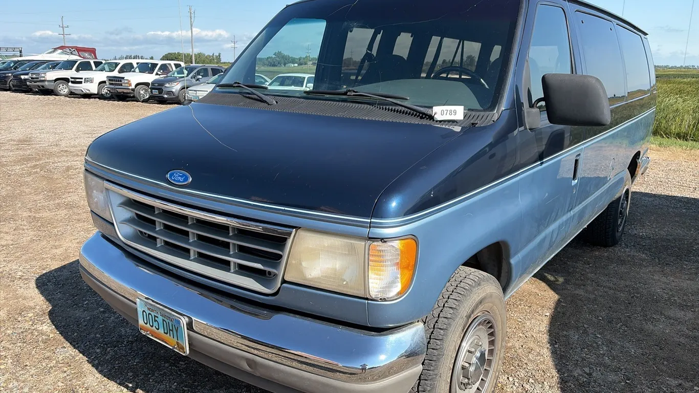 ID 0789 1993 Ford Ecoline Clubwagon E-350
