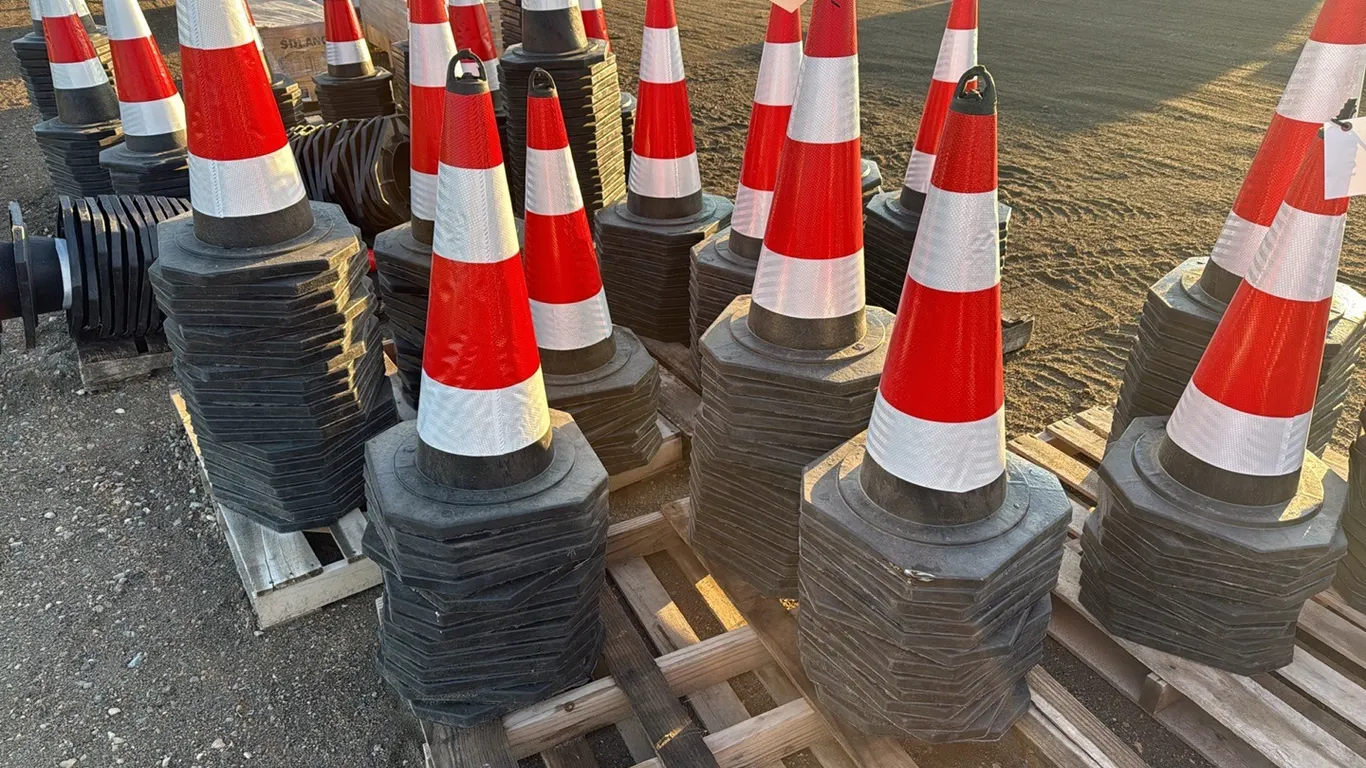 ID 0766 Pallet of Cones *Non DOT*