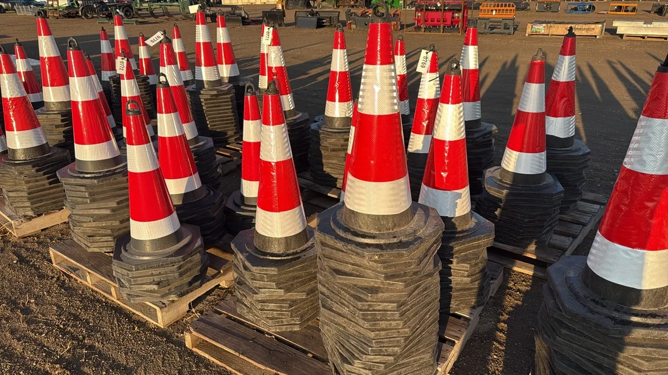 ID 0768 Pallet of Cones *Non DOT*