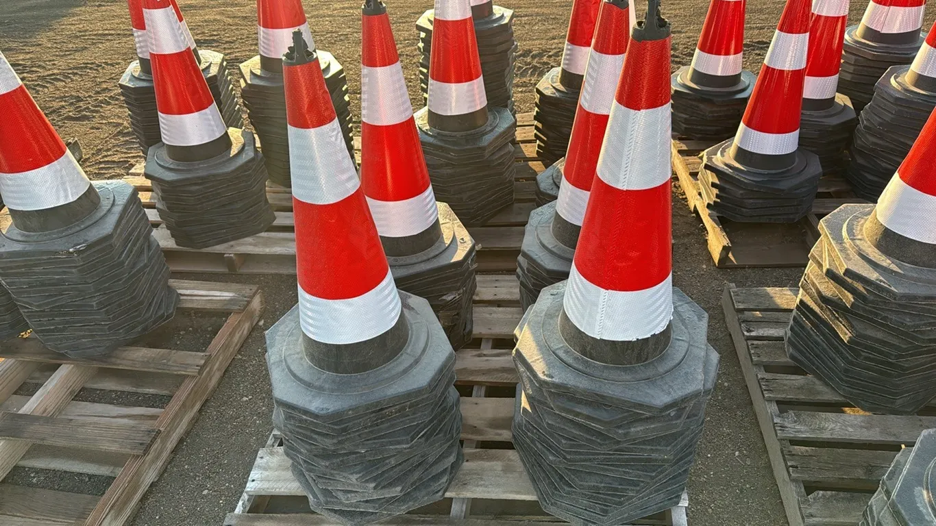 ID 0769 Pallet of Cones *Non DOT*