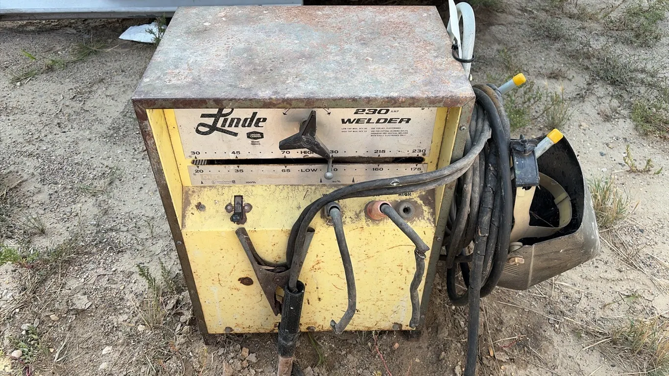 ID 0848 Linde 230amp Welder