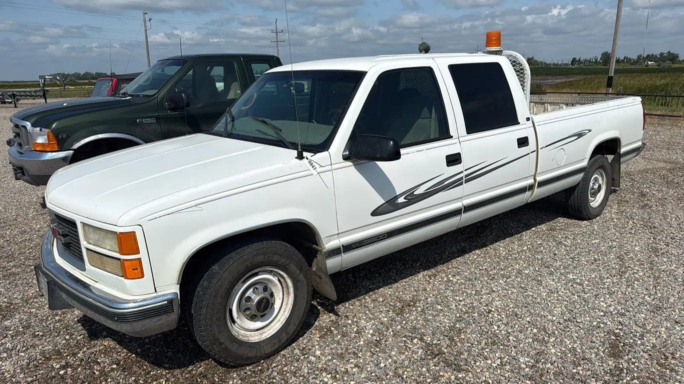 ID 0847 2000 GMC 3500 Crew Cab