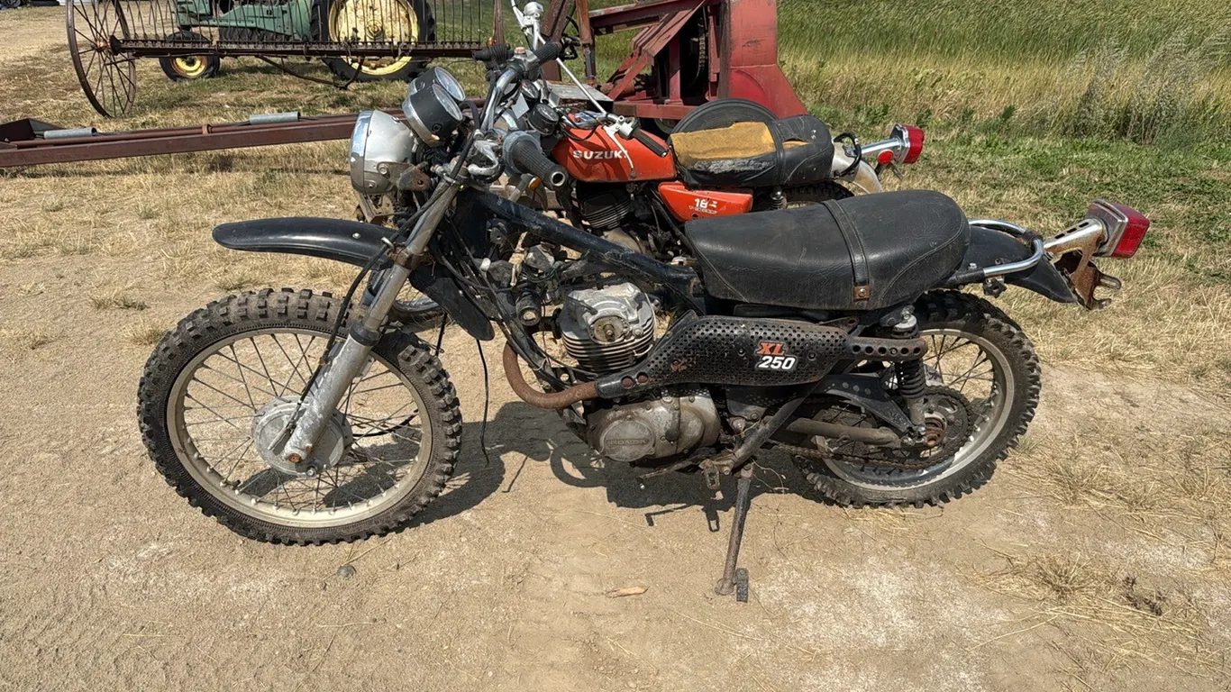 ID 0797 Honda Motorcycle *No Title* *Parts*