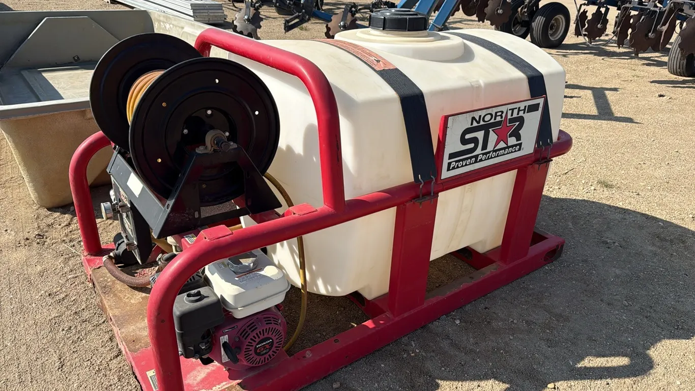 ID 0978 Pickup Mount Sprayer