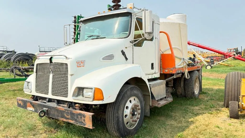 2004 Kenworth T300