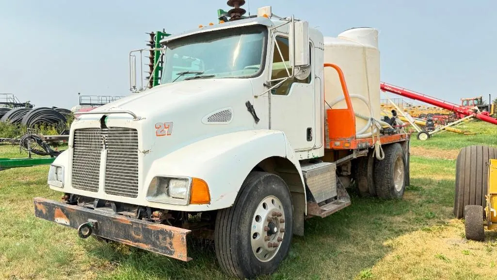 2004 Kenworth T300