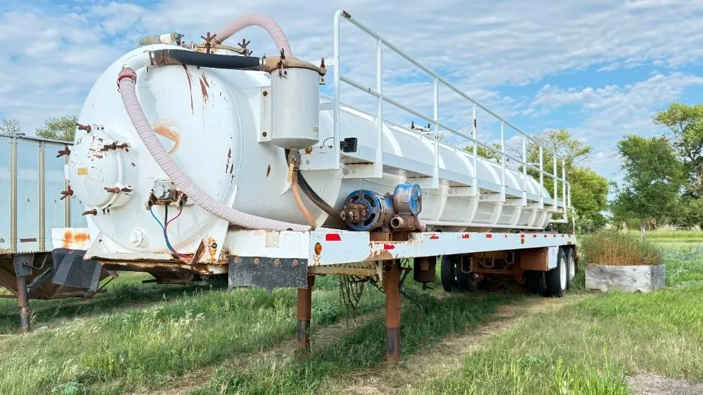 2011 Troxell Trailer