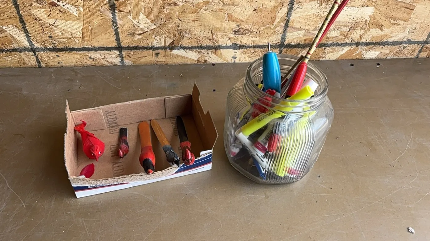 Bird decor and writing utensils