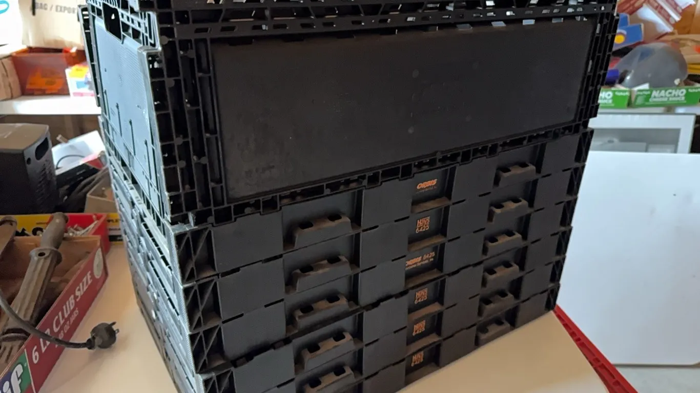 6 collapsing crates
