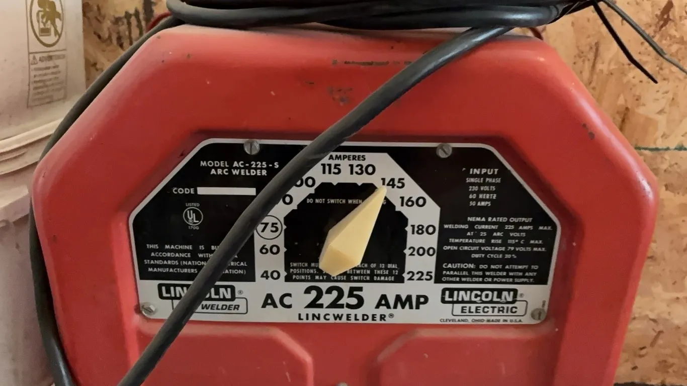 Lincoln AC225 Welder