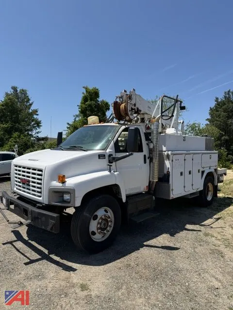 2005 GMC C8500 Digger Truck