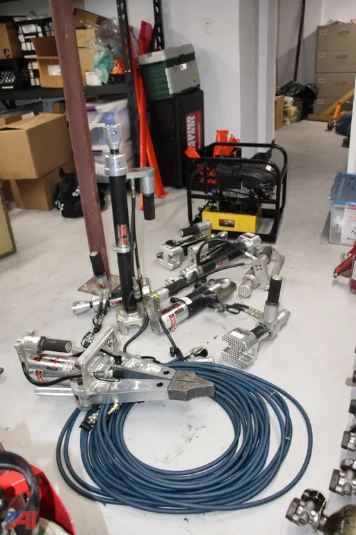 Amkus extrication equipment