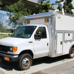2005 Ford E350 Box truck