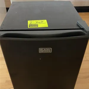 Blak & Decker and G&E refrigerator