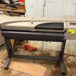 2000 HP DesignJet 500 (C7770B) large-format color inkjet plotter. Features single-roll feed spindle and digital control panel. S/N: SG0BP2202H. Electr