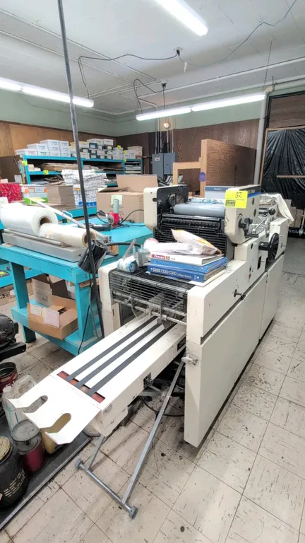 Multigraphics 1360CD offset printing press and duplicator. Features Kompac KolorMate dampening system, AM Multifeeder attachment, integrated task ligh