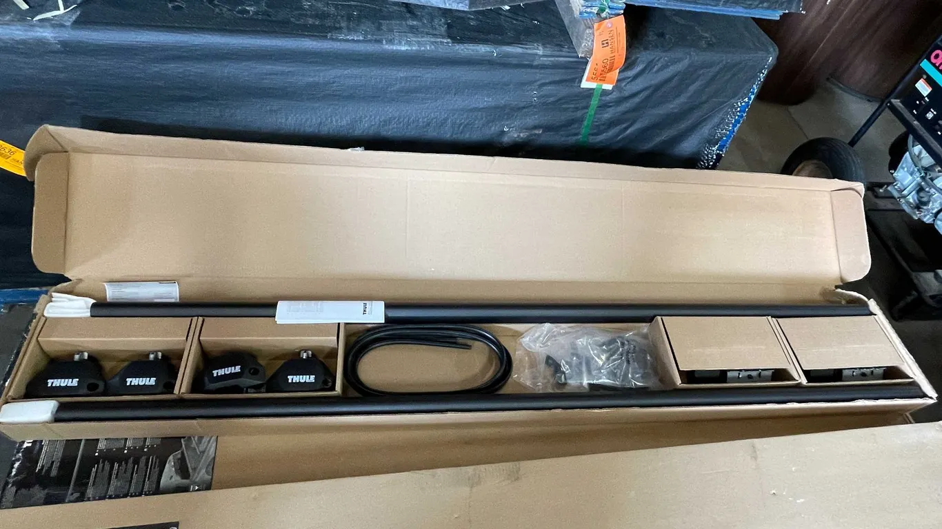Thule/Dodge Truck Racks (E)