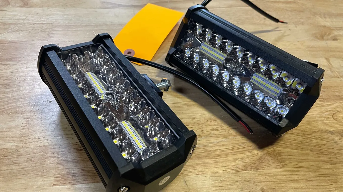 (2) LED Worklights, 6" Long, 12vdc (PR13)
