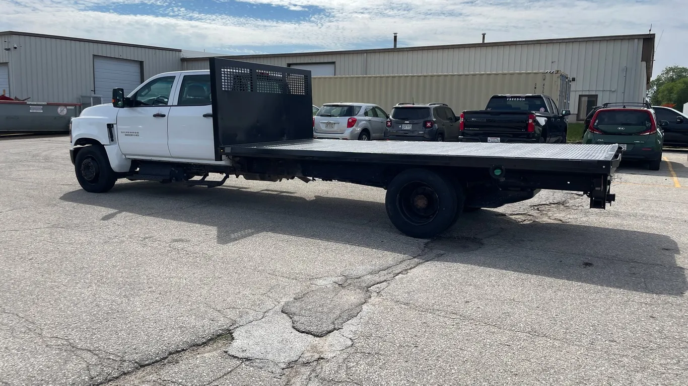 2022 Chevrolet 6500HD Crew Cab with 16' Flatbed (Has WI Title) (OF)