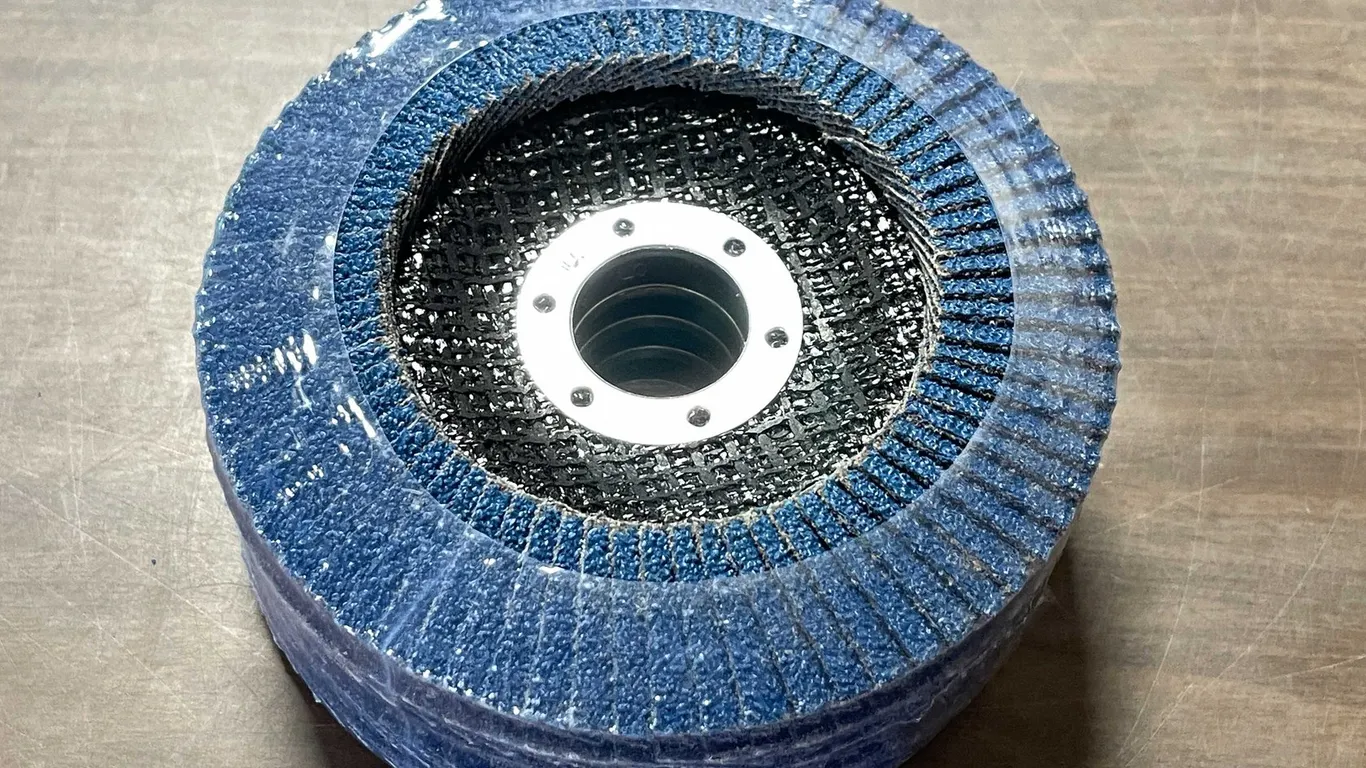 Sanding and grinding wheels (CW)