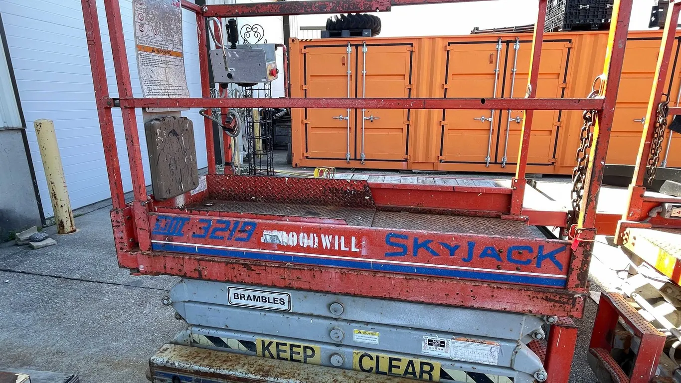 Skyjack 3219 Scissor Lift (03)