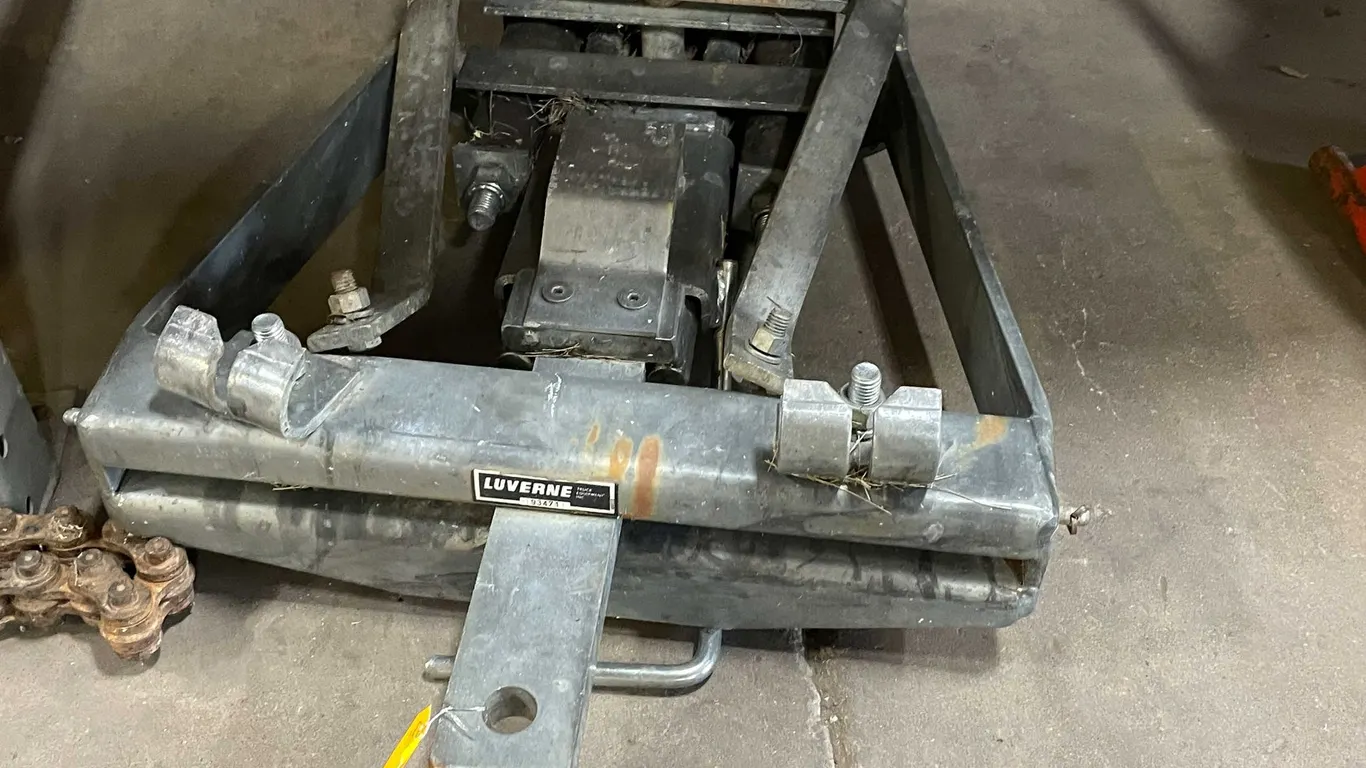 Luverne Swing Hitch (PR9)