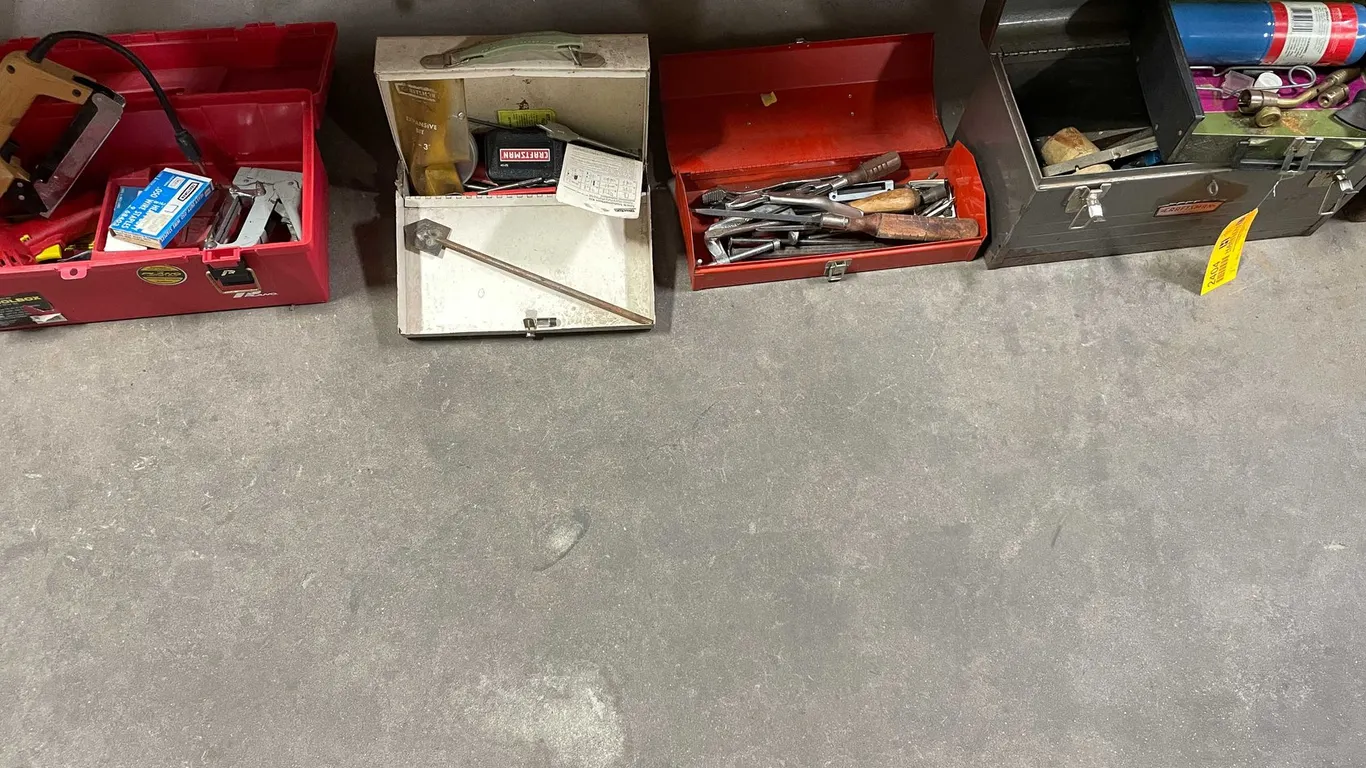 Toolboxes with Tools (PR10)