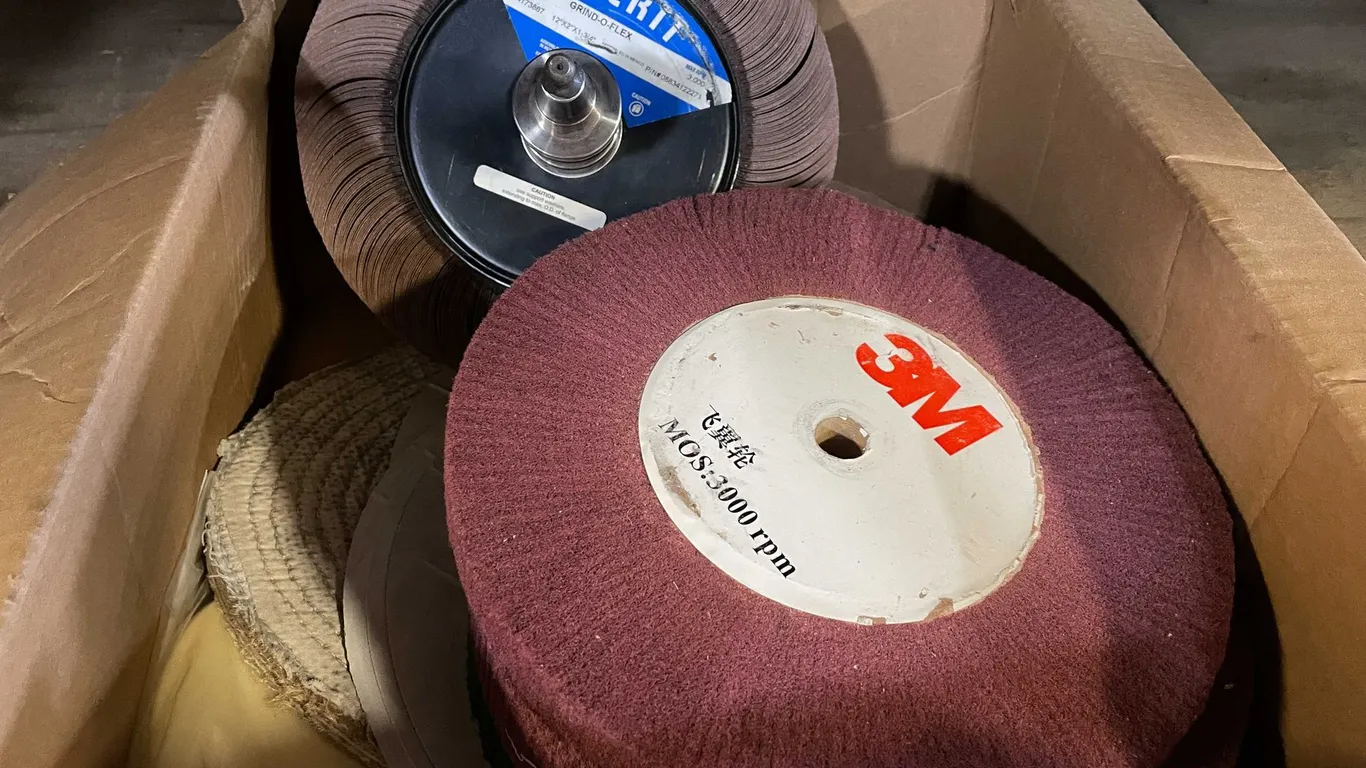 Box of 3M Brite Industrial Wheels (PR4)