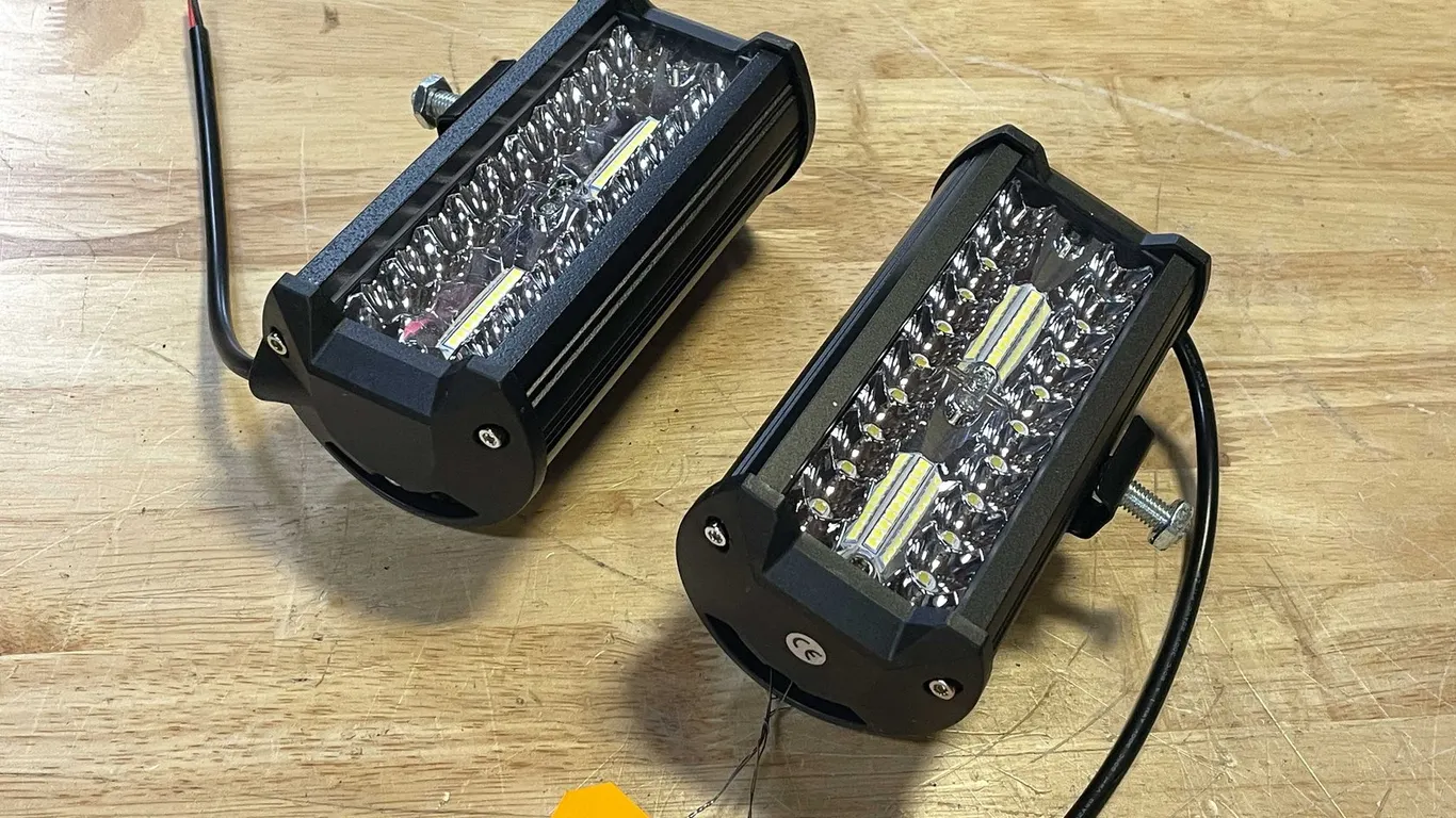 (2) LED Worklights, 6" Long, 12vdc (PR13)