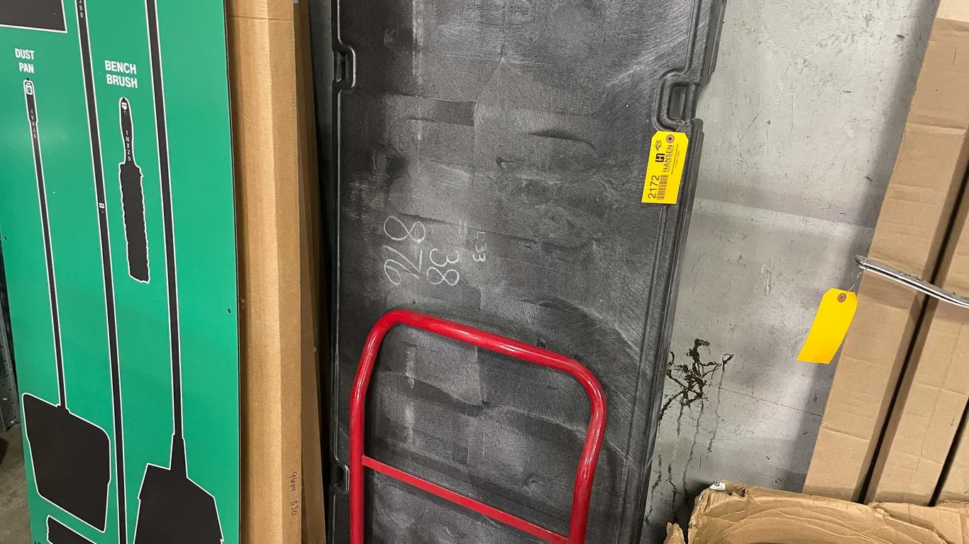 Rubbermaid Platform Cart (F)