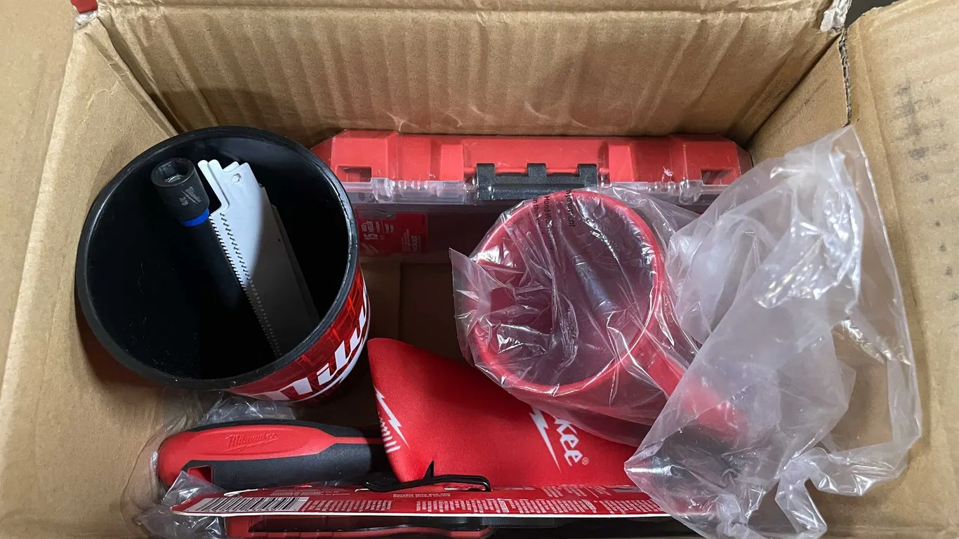 Misc. Milwaukee Items (PR8)