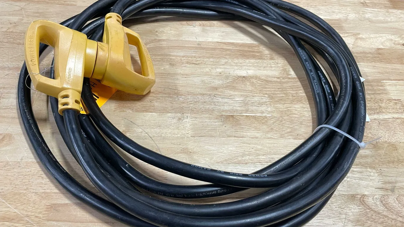 220V Electric Extension Cord