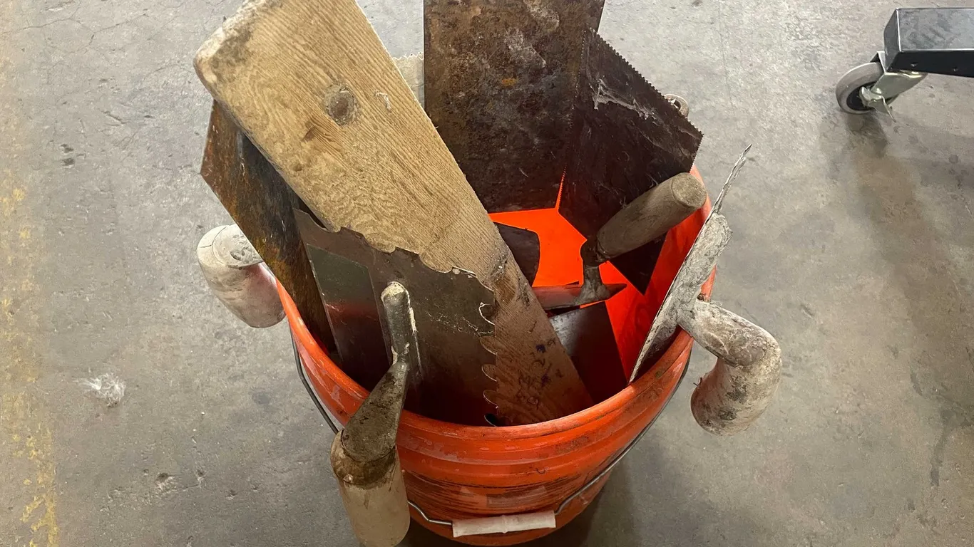 Bucket of Masonry Tools (PR7)