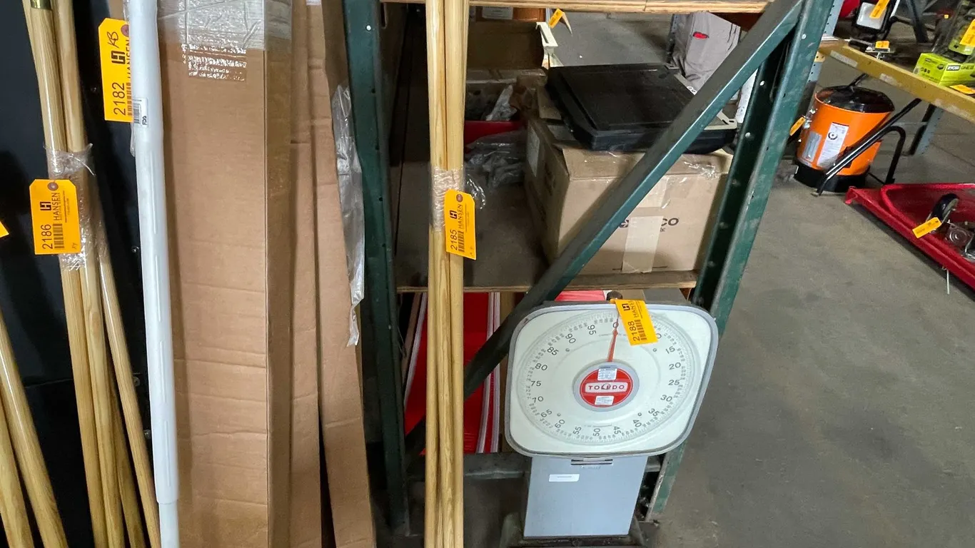 Mop/Broom Handles (F)